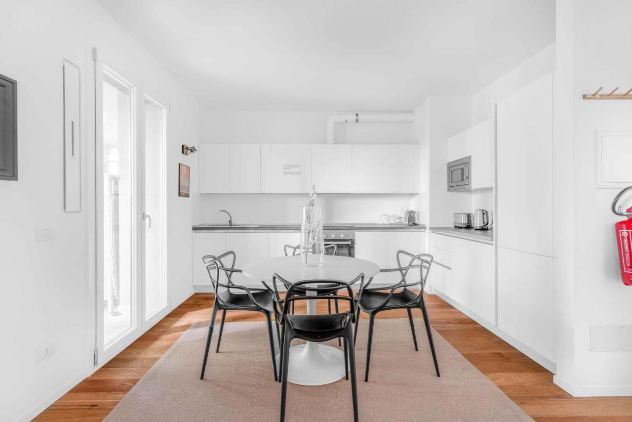 Ferienwohnung Modern With Terrace & Garage By Ndp Rent Mailand Exterior foto