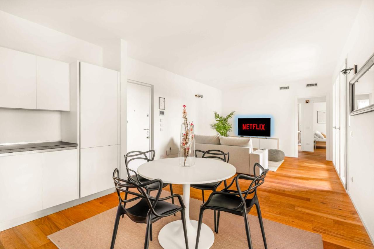 Ferienwohnung Modern With Terrace & Garage By Ndp Rent Mailand Exterior foto